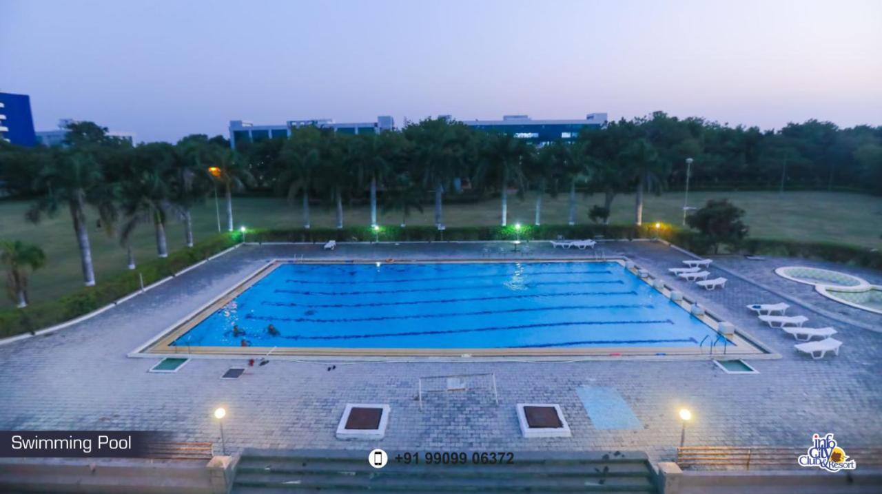 Infocity Club And Resort Gandhinagar Exterior foto