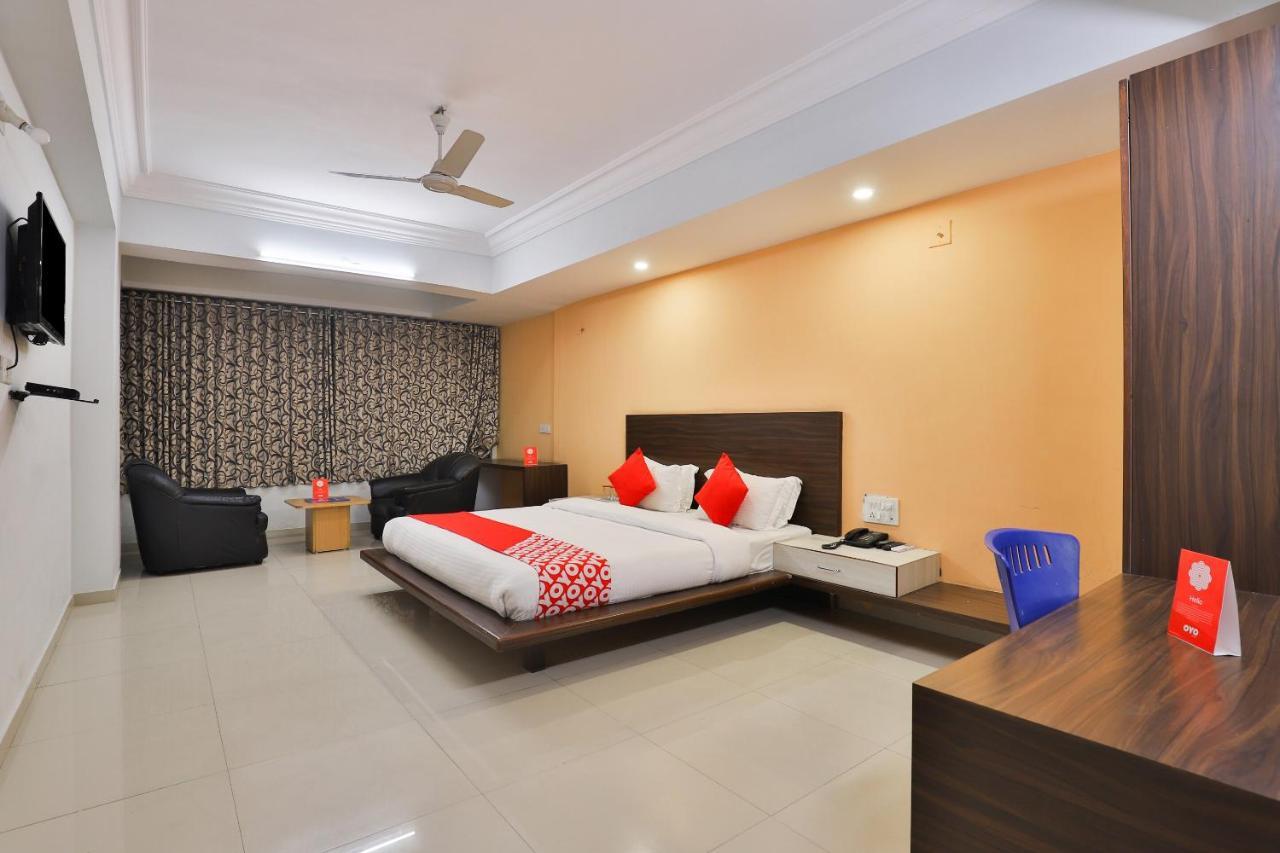 Infocity Club And Resort Gandhinagar Exterior foto